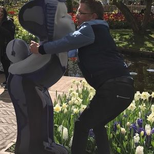 Meet your Posher, Dennis